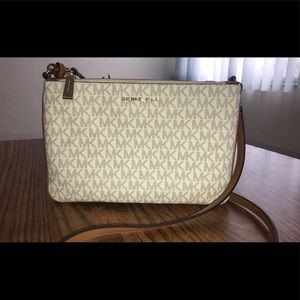 Michael kors cross body